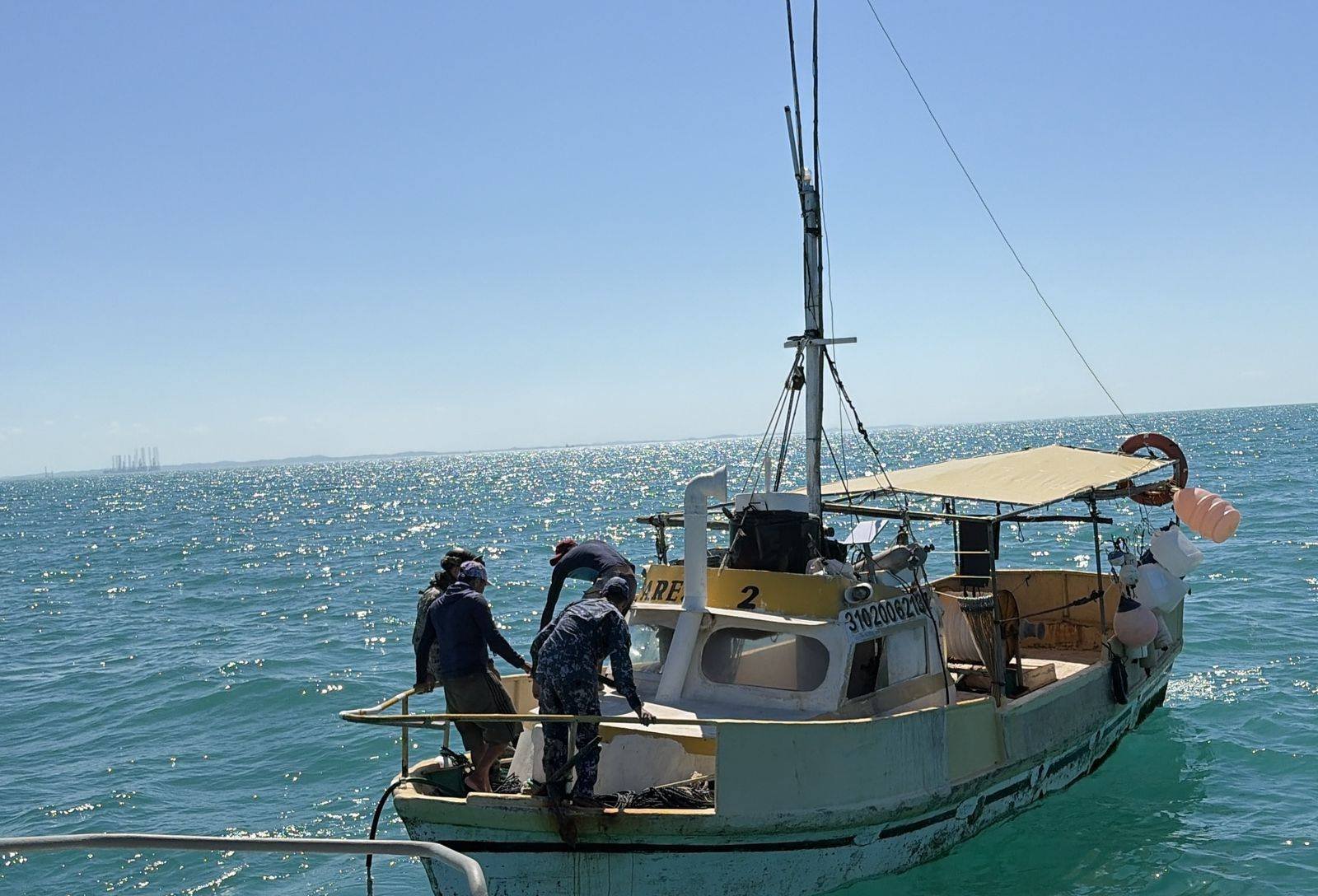 Ejecutan desalojo en sede pesquera de Carmen tras prolongado conflicto interno