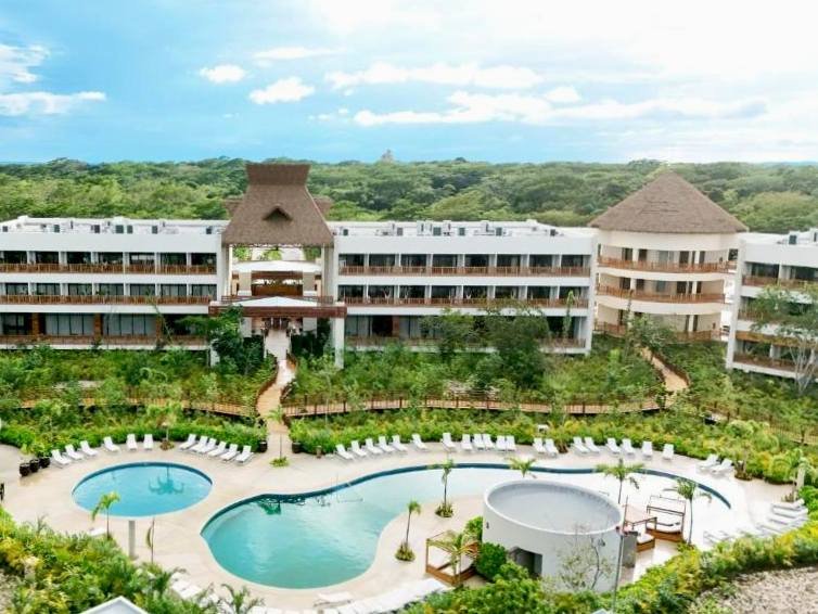 Turisteros de Calakmul denuncian ventaja del hotel militar y caída de negocios locales